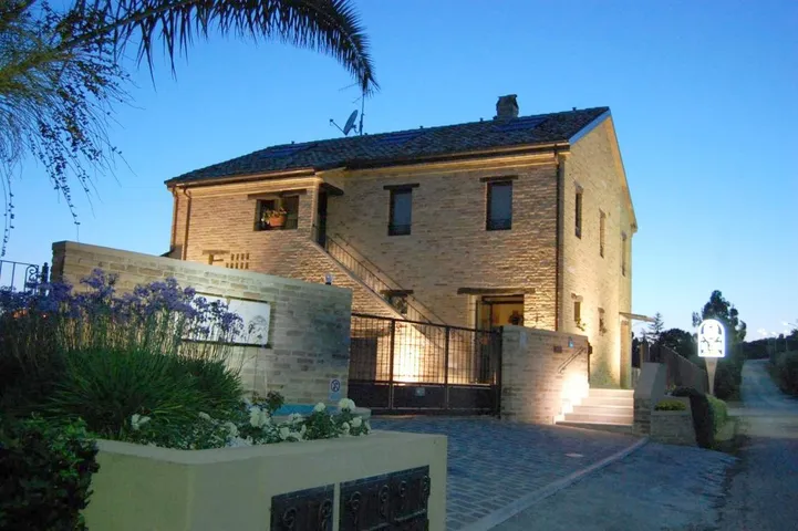 Bed and breakfast per 4 persone, con panorama e giardino nonché piscina - 1