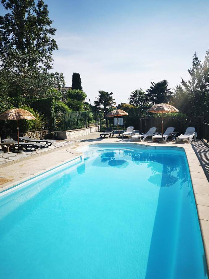 Maison de vacances pour 2 personnes, avec Balcon et Terrasse ainsi que Jardin et Piscine