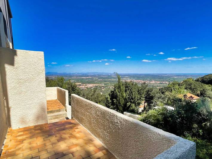 Gîte pour 2 personnes, avec piscine et terrasse