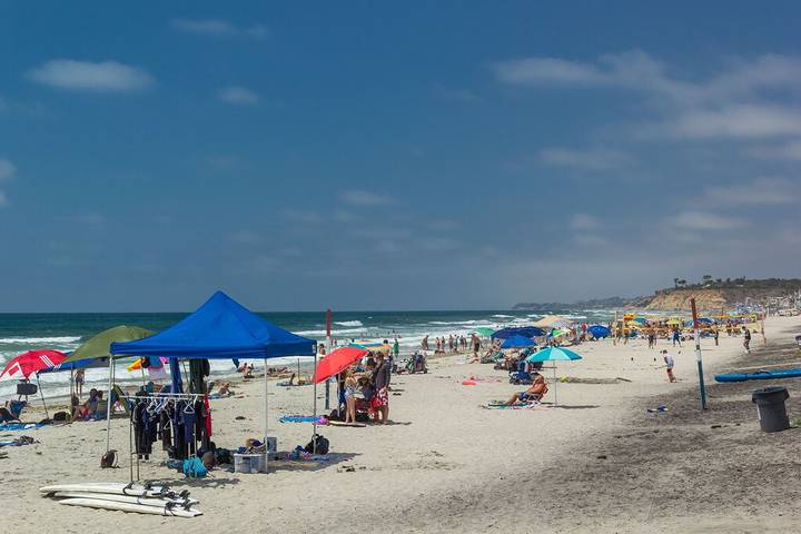 Vacation rental for 6 people, with terrace and yard, with pets in Del Mar