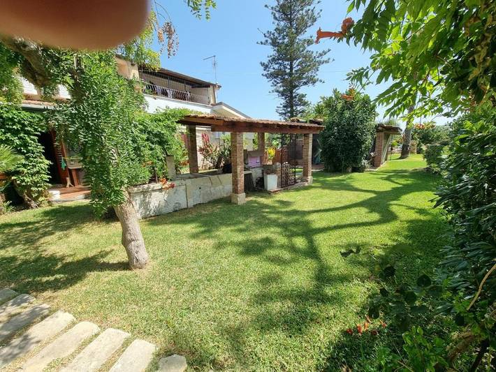B&b per 2 persone, con Terrazza e Giardino nonché Piscina e Panorama in Neapolis