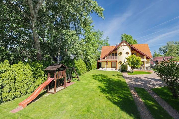 Ferienwohnung für 10 Personen, mit Garten - 1