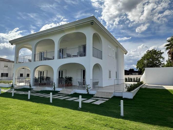 Appartamento per 3 persone, con Balcone e Terrazza nonché Giardino e Piscina a Rossano