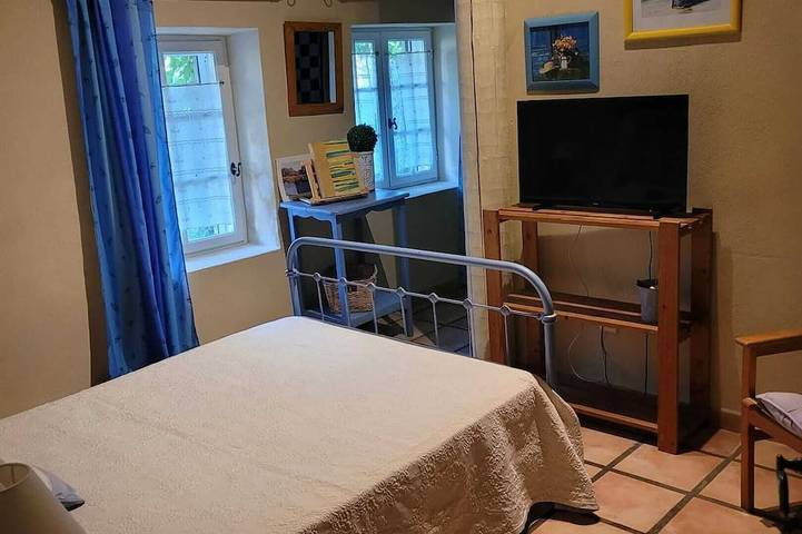 Gîte pour 3 personnes, avec piscine et jardin dans Albaron - 2