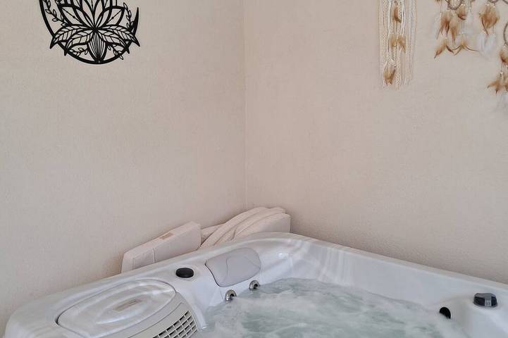 Gîte pour 4 personnes, avec Piscine
