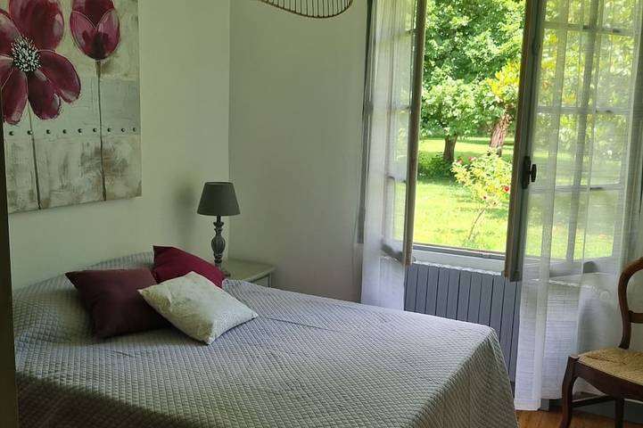 Location de vacances pour 8 personnes, avec piscine ainsi que terrasse et jardin à Prigonrieux - 4