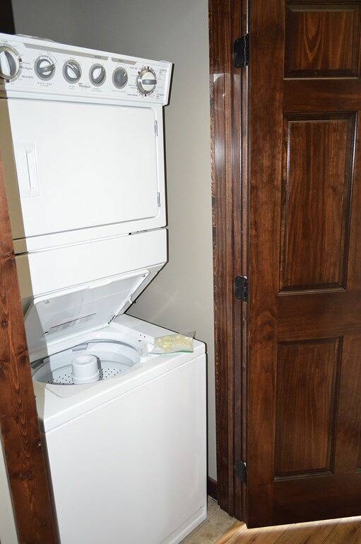 No Wake Zone at Bridges Bay in Dickinson County