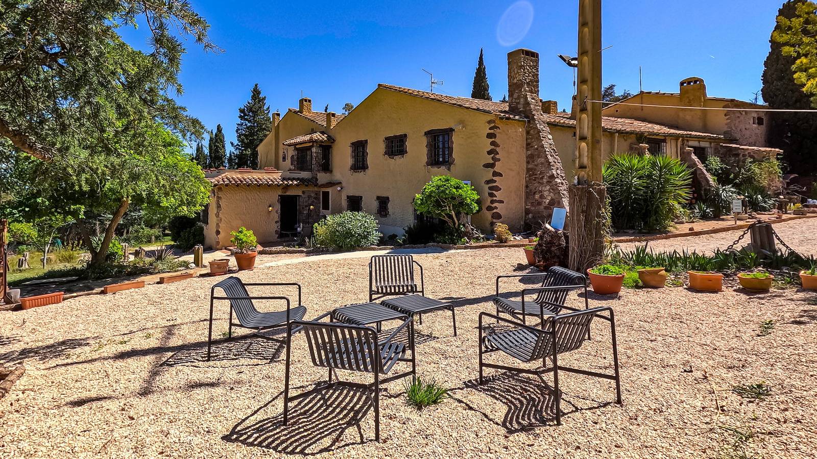 Apartamento entero, Casa rural 'Mimosa Montaña' con vistas a la montaña, Wi-Fi y aire acondicionado in Darnius, Alt Empordà