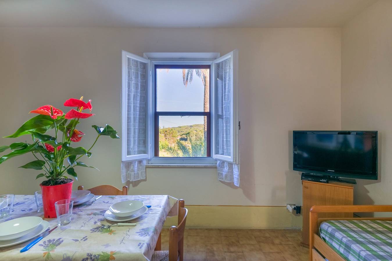 Ganze Wohnung, Drei-Zimmer-Wohnung mit Garten – Apartment Cm6 in Gli Alzi, Campo nell'Elba