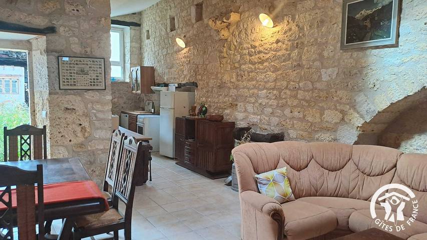 Gîte pour 4 personnes, avec piscine et jardin à Cestayrols - 4