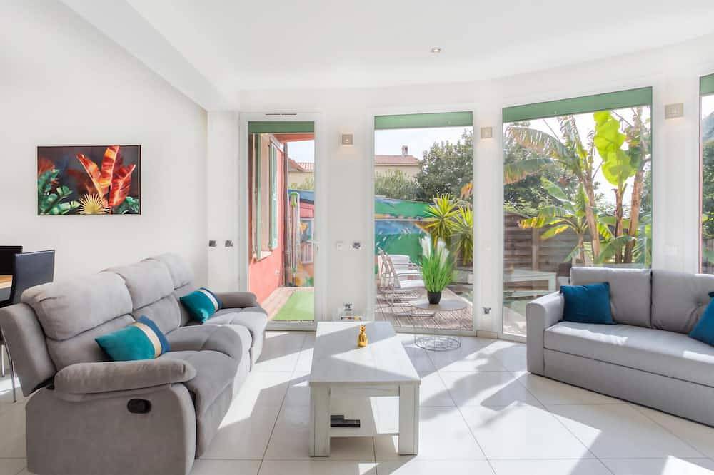 Bonita casa en Saint-Laurent-du-Var in Saint-Laurent-du-Var, Region de Cannes