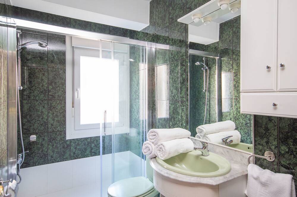 Entire apartment, Ag Flat Galeria de Laxe 150m from the beach in Laxe, Costa da Morte