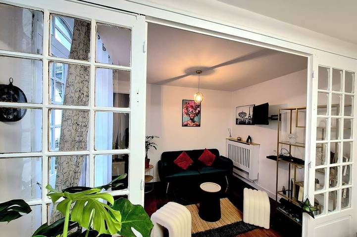 House with fenced exterior and garage 2 steps from the spa. 2 adults/1 child in Salies-de-Béarn, Béarn