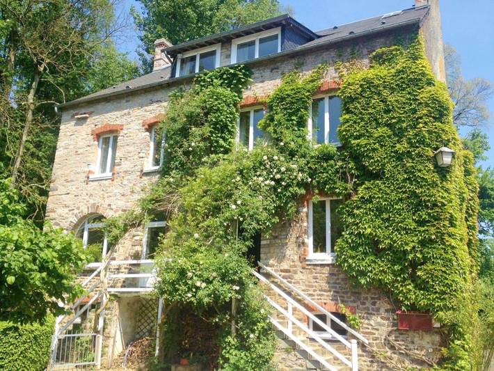 Chambre d’hôte pour 2 personnes, avec Terrasse ainsi que Jardin et Vue à Campandré-Valcongrain