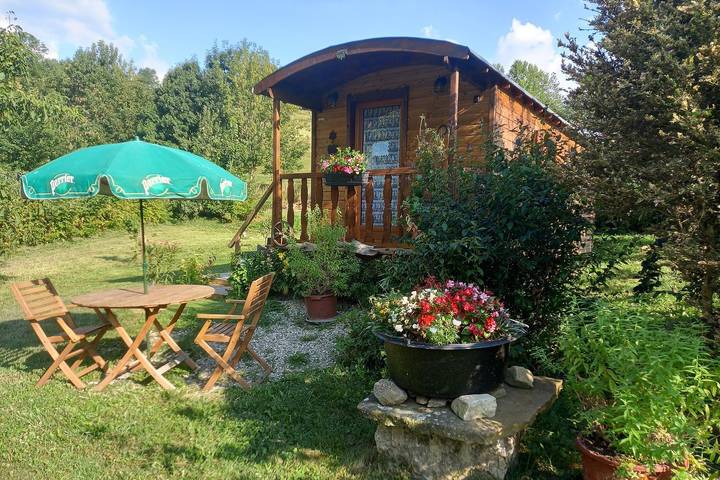 Gîte pour 3 personnes, avec jardin à Herbeys