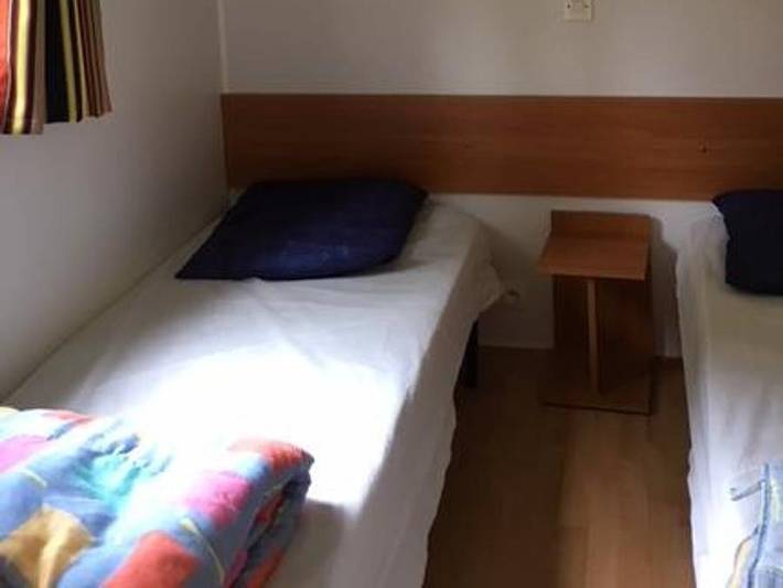 Camping Les Granges - Mobilheim 5 personen - Ophea 28m² + Terrasse (5. Person auf Bank, lässt sich nicht ausklappen) in Vayrac, Quercy