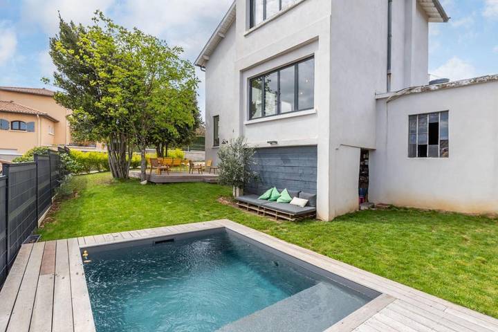 Chalet para 8 personas, con terraza además de piscina y jardín - 1