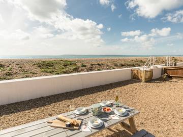 Holiday Rental for 9 People in Havant, Hampshire, Photo 2