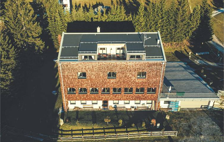 Ganze Ferienwohnung, Bergblick-Apartment mit Terrasse & WiFi in Tuxer Alpen, Navis