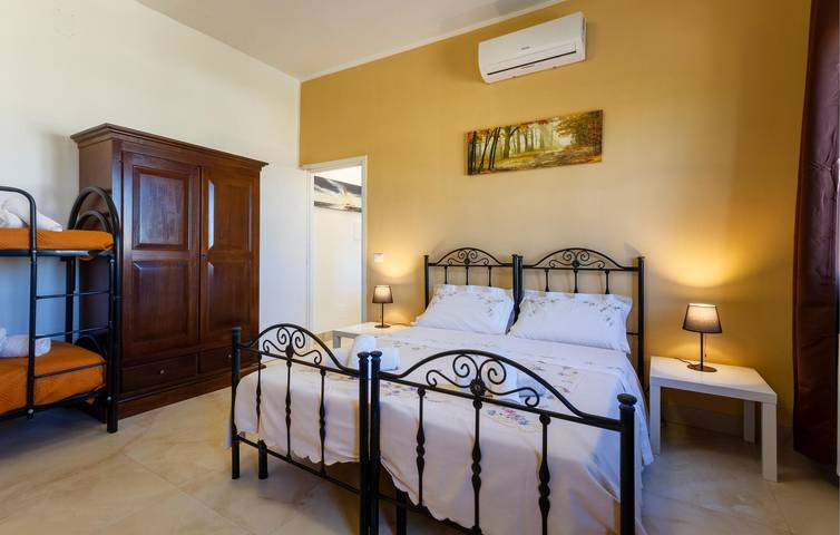 Entire holiday apartment, Cozy Beach Apartment with WiFi and AC in Villanova (Apulia), Ostuni