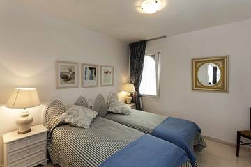 Cheap Villa for 5 People in Marbella West, Marbella, Photo 4