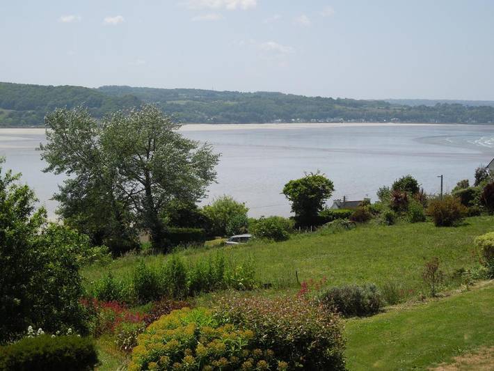 Gîte pour 4 personnes, avec jardin et piscine ainsi que terrasse et vue à Saint-Michel-en-Grève - 3