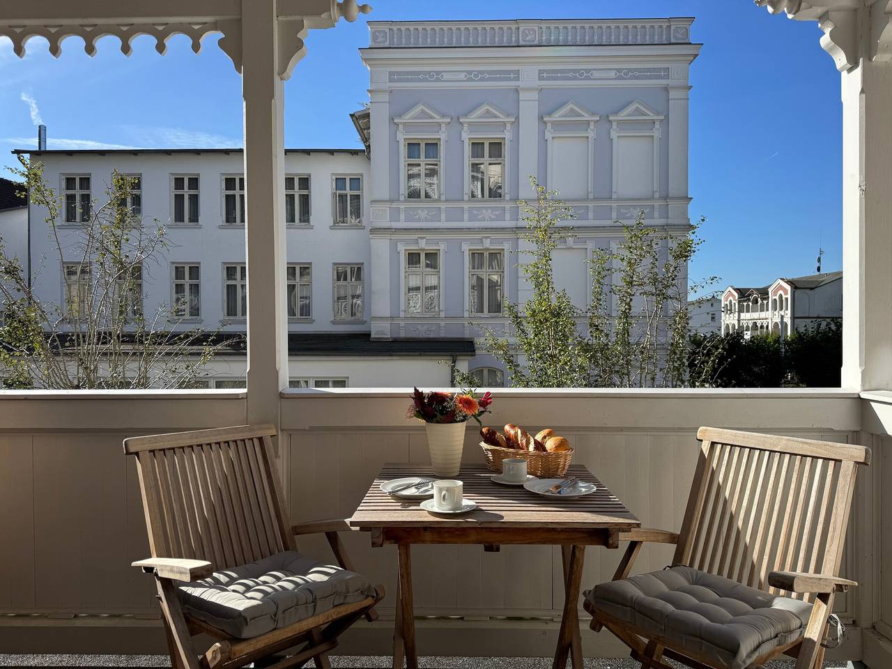 Entire apartment, "Baltic Sun Apartment 6" in the Villa Sonneck in Sellin with Sauna and 2 Balconies in Sellin, Ruegen