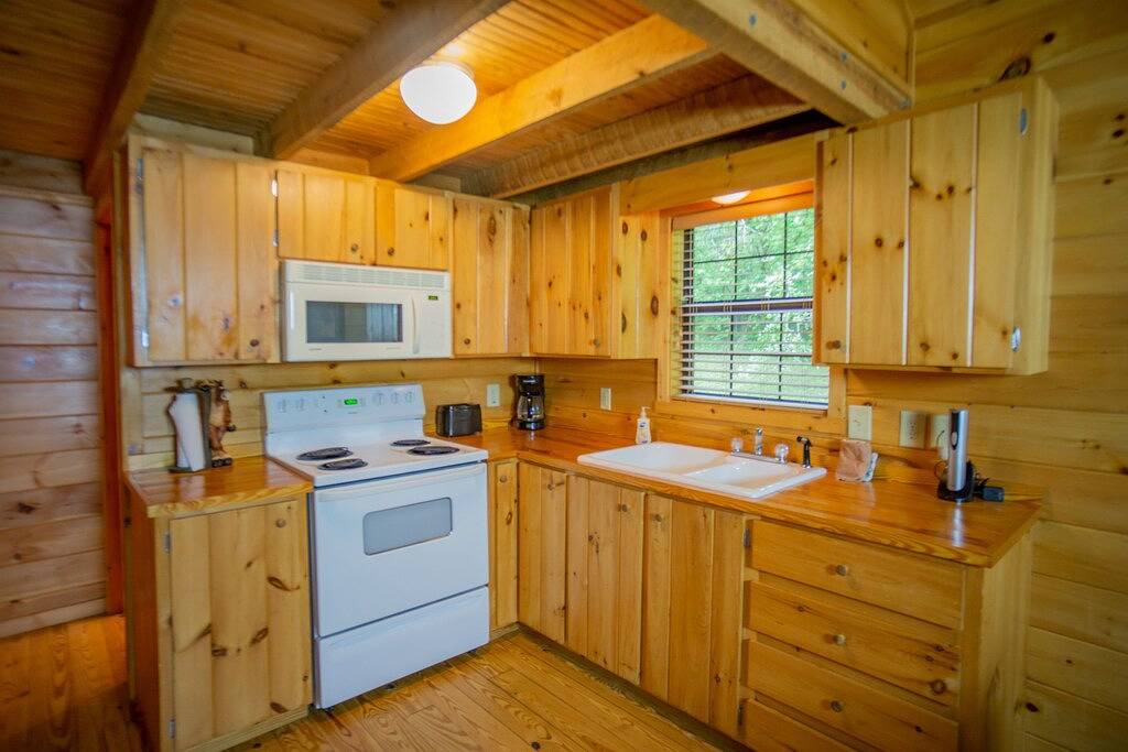 Kurzer Spaziergang in die Stadt, Whirlpool, Feuerstelle, Wifi, Netflix in Chattahoochee National Forest