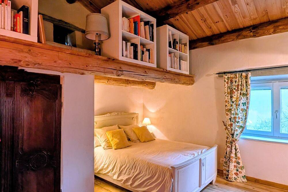 Retraite pour Couple dans Maison de Vigne avec Terrasse in Tailhac, Haute-Loire