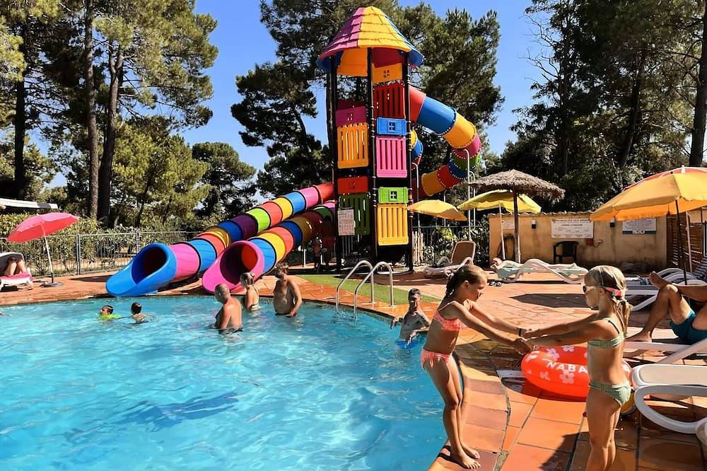 Chalet Lavande - 2 chambres (2 adultes maximum et 2 enfants moins 12 ans) - Petit Budget 2 Ã  4 personnes - 2 pers. inclus dans in Bollène, Vaucluse