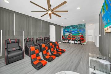 Vacation House for 24 Guests in Kissimmee, Florida, Picture 3