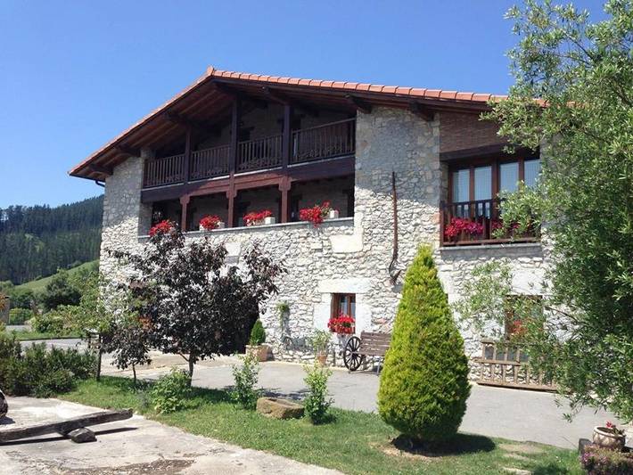 Hôtel pour 2 personnes, avec Balcon et Terrasse ainsi que Jardin et Vue à Etxebarria