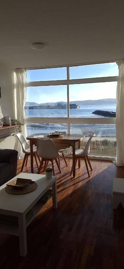 Appartement entier, Piso primera línea de playa y vistas al mar en Cariño in Area da Concha (Cariño), Cariño