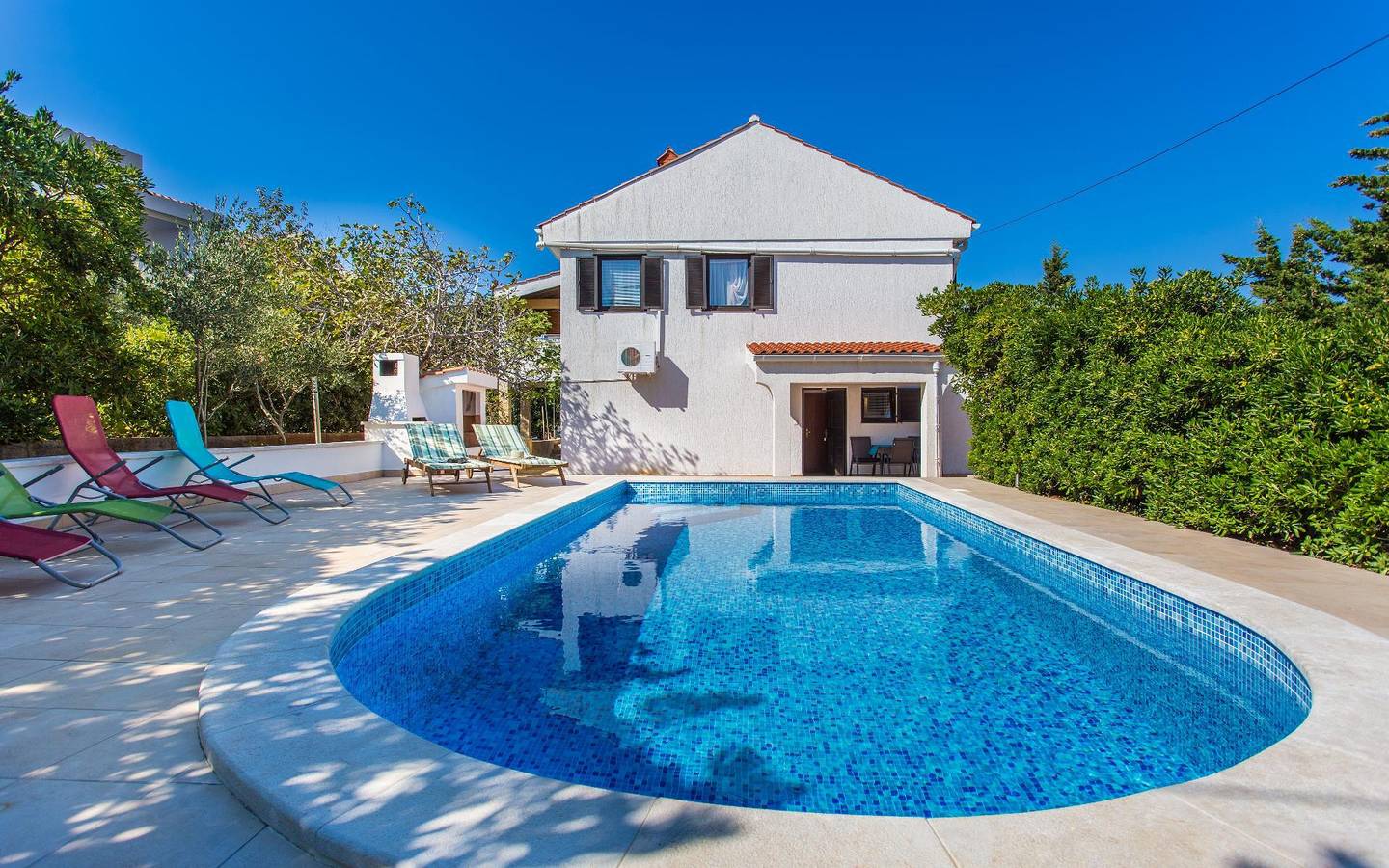 Apartamento vacacional entero, Apartment Zeljko-mit Pool, 200m vom Meer in Silo (Krk), Krk (isla)