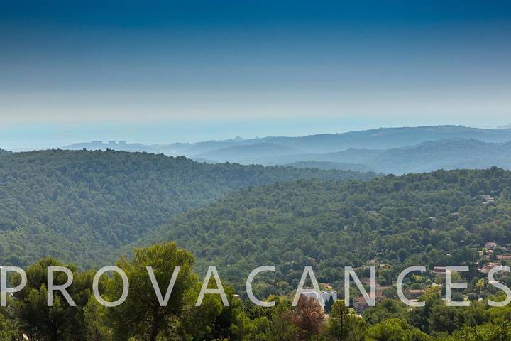 Location de vacances pour 8 personnes, avec Balcon/Terrasse ainsi que Jardin et Piscine à Tourrettes-sur-Loup - 4