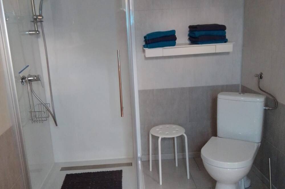 Ganze Wohnung, Großzügige Ferienwohnung im ehemaligen Bauernhaus - Ferienwohnung in Hohen Wangelin, Mecklenburgische Seenplatte