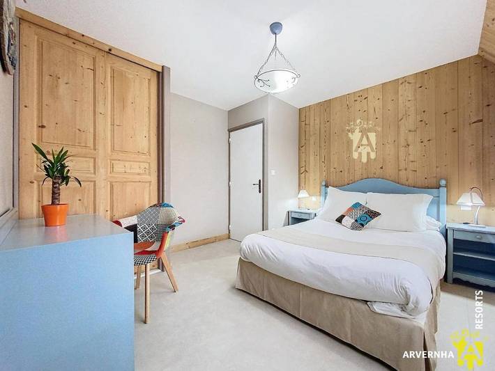 Location de vacances pour 10 personnes, avec jacuzzi ainsi que terrasse et jardin à Saint-Victor-la-Rivière - 3