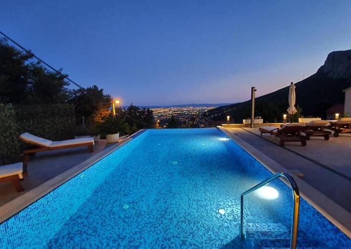 Villa pour 10 personnes, avec piscine ainsi que jardin et vue à Solin - 4