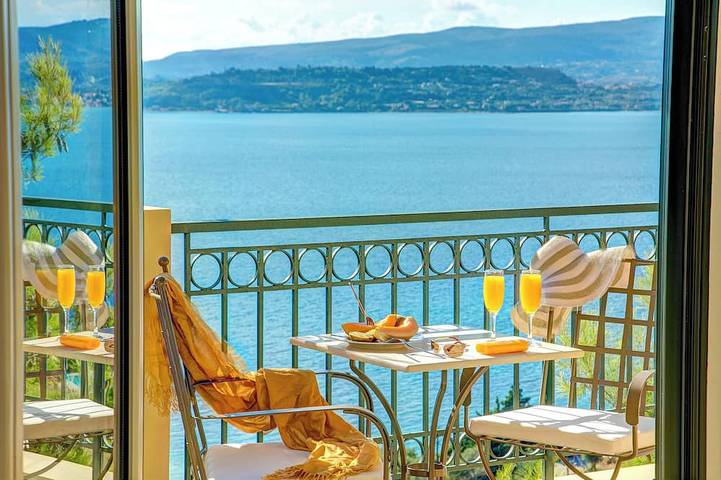 Apartment for 2 people, with pool and balcony as well as garden in Lassi