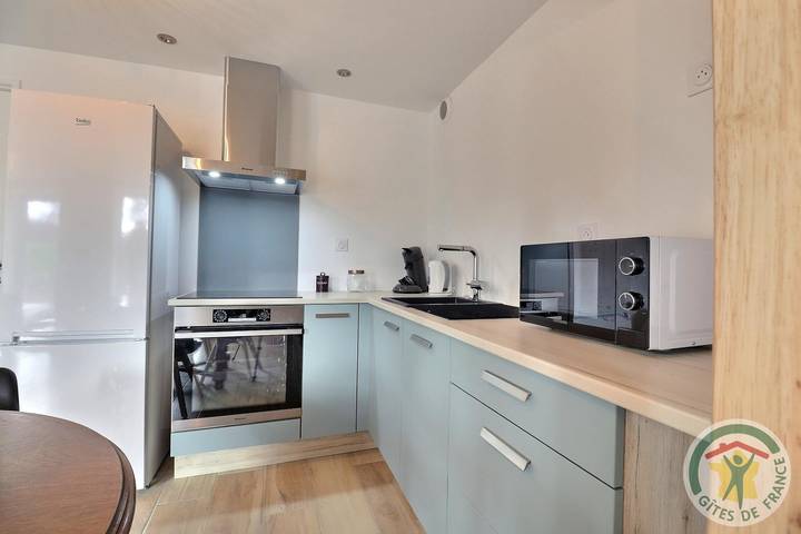 Gîte pour 4 personnes, avec jardin ainsi que piscine et terrasse à Montfort-sur-Meu - 4