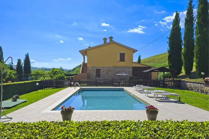 Ferienhaus für 8 Personen, mit Garten und Pool in Volterra