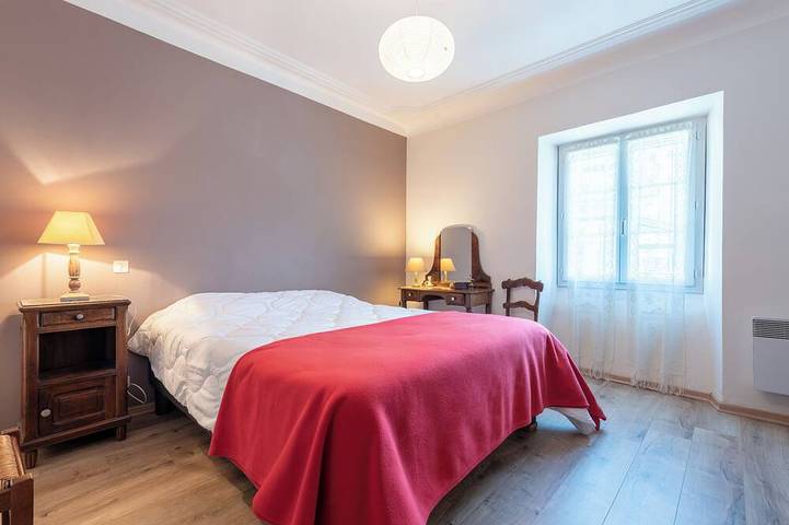 Large family home in the heart of the village with mountain views in Laruns, Béarn