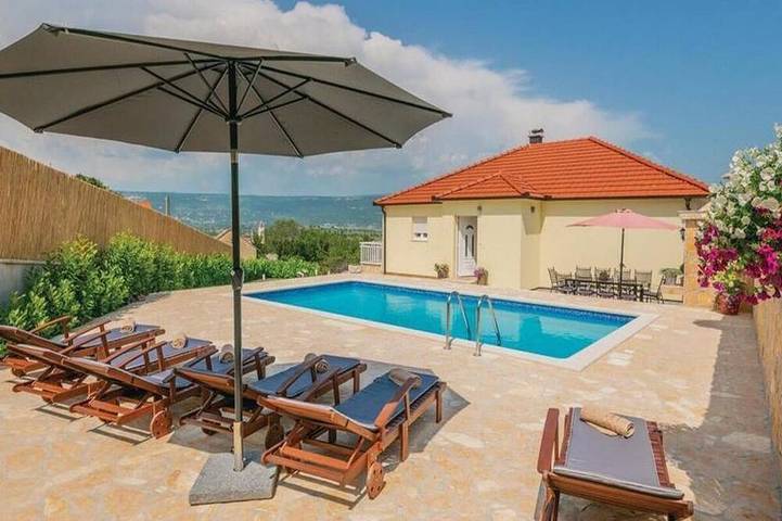 Ferienhaus für 10 Personen, mit Balkon und Garten