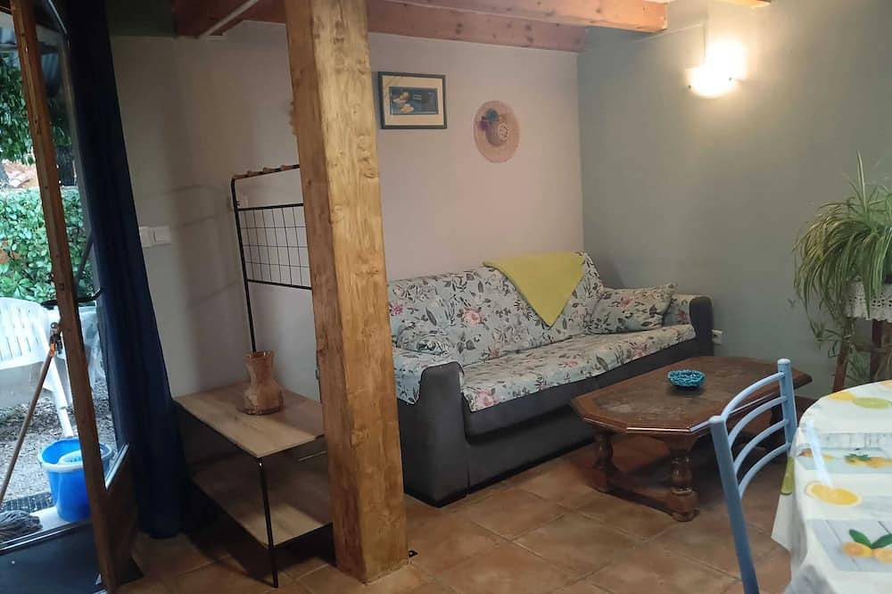 Entire apartment, Homerez - Charming Apt in Le Luc in Le Luc, Draguignan region