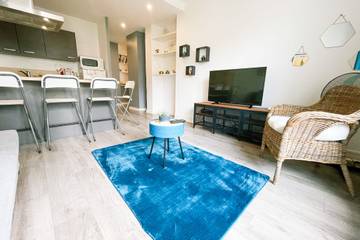 Vacation Rental for 6 Guests in Grenoble, Isère, Picture 1