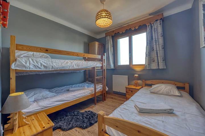 Gîte pour 9 personnes, avec balcon à Saint-Nazaire-les-Eymes - 4