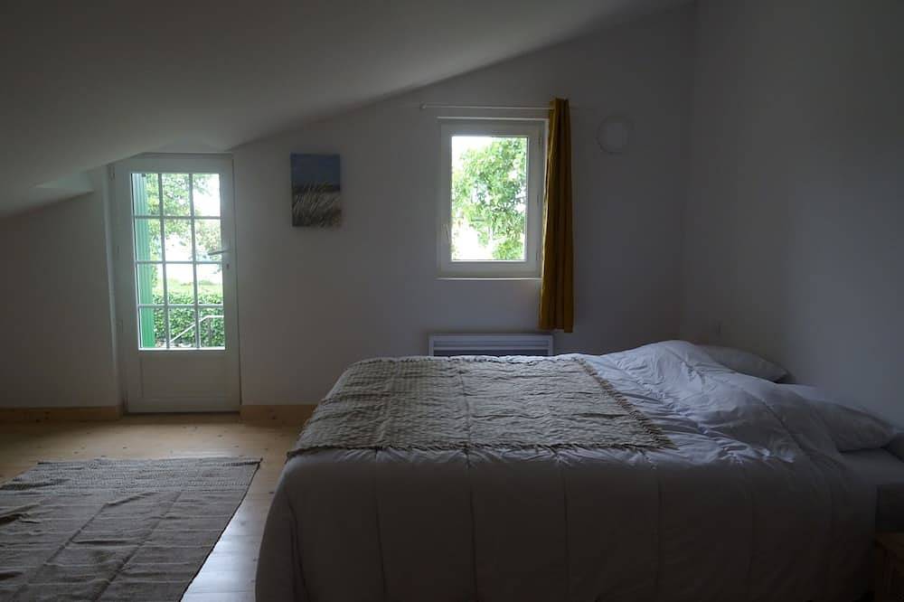 House in village Arceau Ile D'Oleron 3 persons max, no animals in Saint-Pierre-d'Oléron, Côte de Beauté