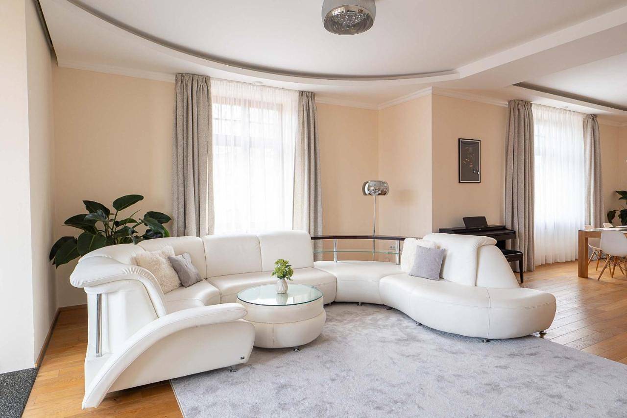 Geheel appartement, Executive 2-Bdrm central suite in Ústí nad Labem, Ertsgebergte (Tsjechië)