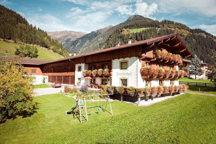 Bauernhof für 2 Personen, mit Ausblick und Garten sowie Sauna in Tirol