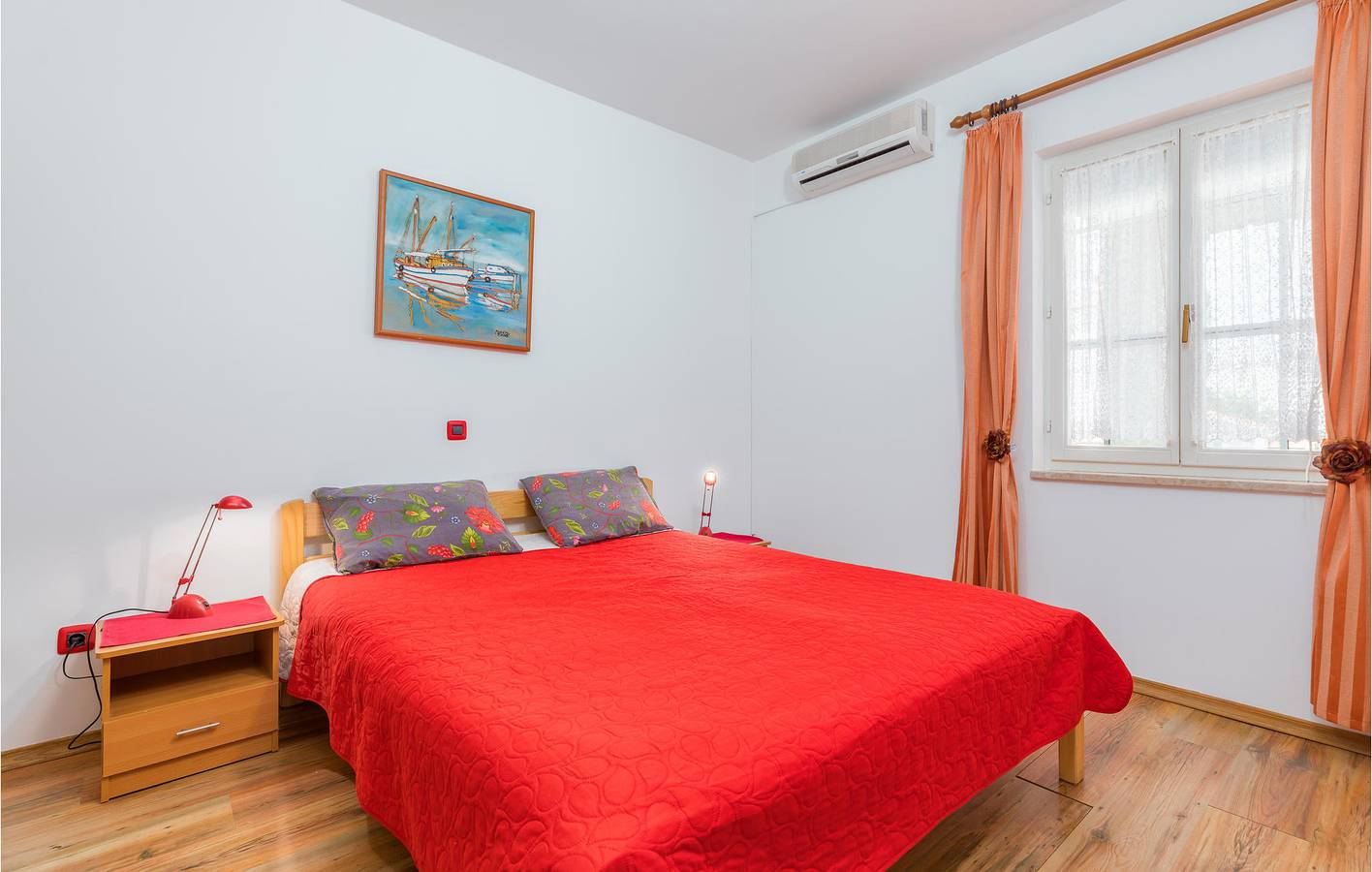 Ganze Ferienwohnung, Gemütliche Unterkunft, 2,5 km vom Strand entfernt: WLAN, Klimaanlage, Terrasse, Parkplatz und Waschmaschine! in Valbandon, Südküste Istrien